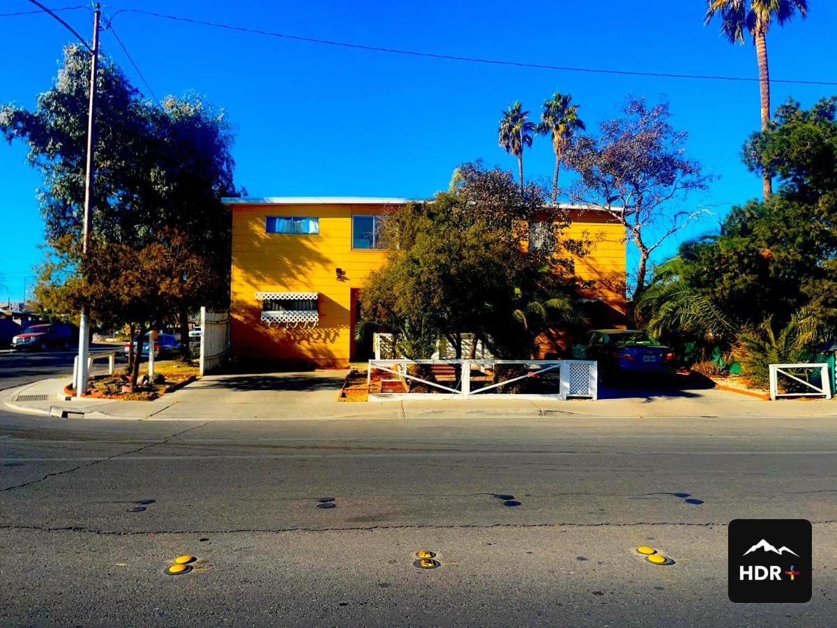 The Yellow Penthouse Llc Las Vegas Eksteriør bilde